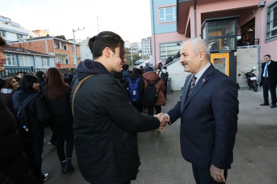 Kaymakam Özyiğit ve Başkan Büyükgöz Bayrak Töreninde Cumhuriyet Anadolu’da