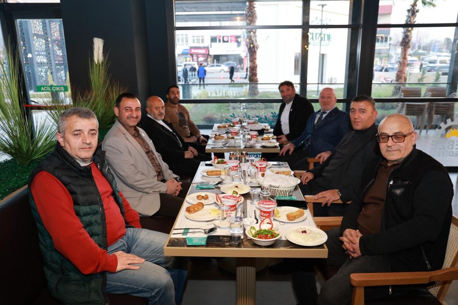 GEBZE BELEDİYE BAŞKANI ZİNNUR BÜYÜKGÖZ YENİ AÇILAN BEYLİKBAĞI GÜZİDEDE İLÇE PROTOKOLÜNÜ AĞIRLADI