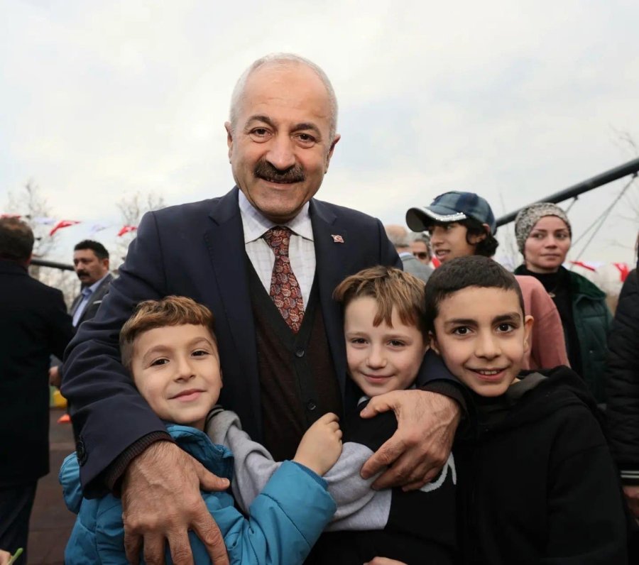 Başkan Büyükgöz’den Cumhuriyetli  çocuklara armağan konsept park