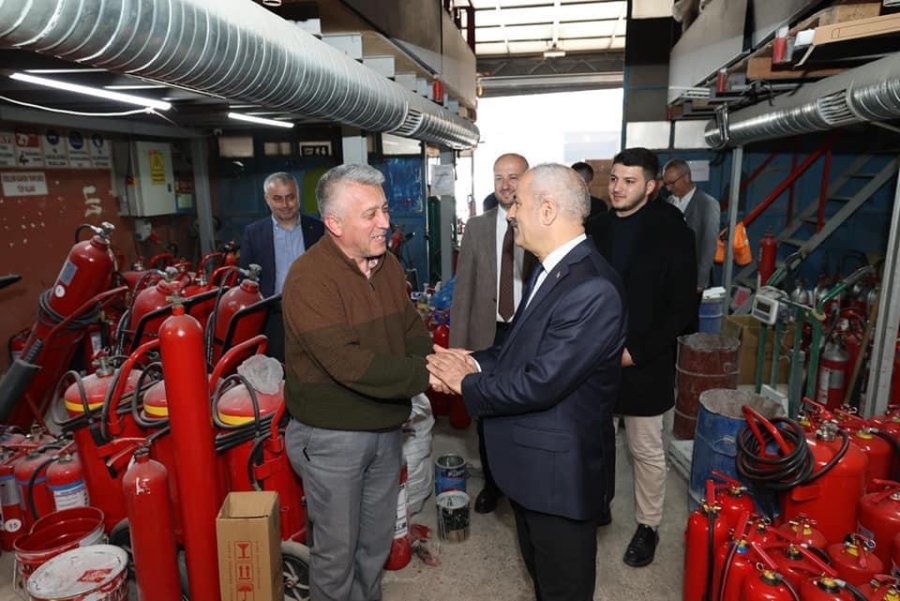 Başkan Adayı Büyükgöz K. Sanayi Esnafını Gezdi  