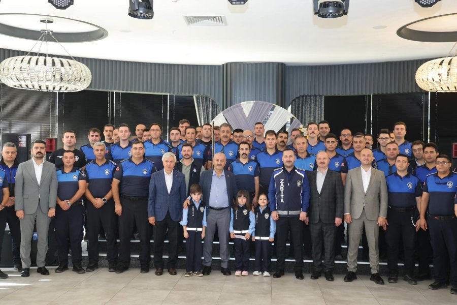 Başkan Büyükgöz Zabıta Personeliyle Buluştu