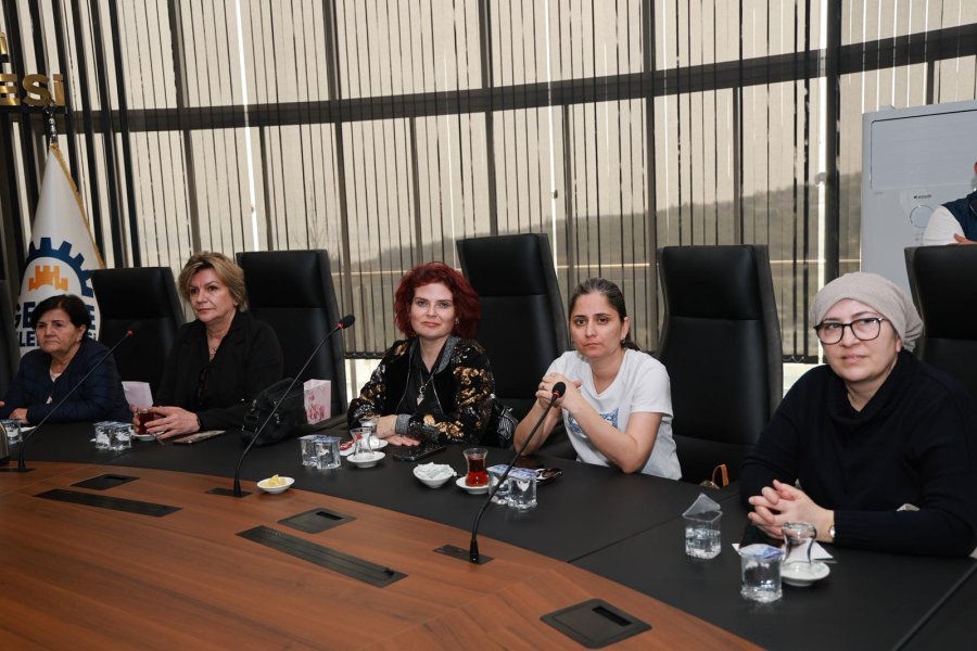 Gebze Belediyesi Kadın Muhtarları Ağırladı