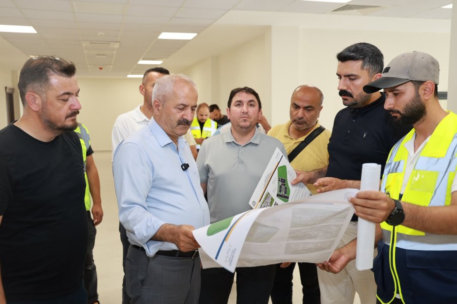 Başkan Büyükgöz Geçici Kaymakamlık Hizmet Binasında İncelemelerde Bulundu