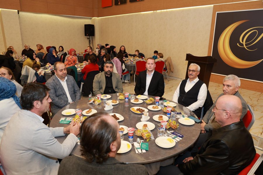 GEBZE BELEDİYESİ’NDEN ÖZEL EĞİTİM ÖĞRETMENLERİNE İFTAR