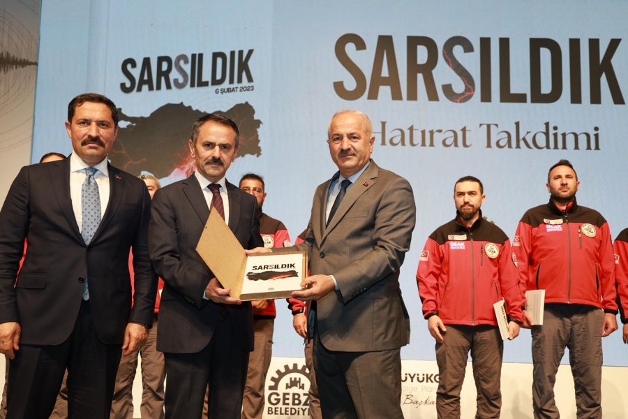 “Sarsıldık Sarıldık” Hatırat Takdimi Programı Yoğun Katılımla Gerçekleşti