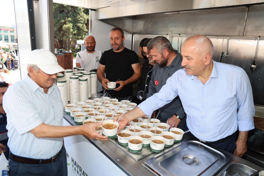 Başkan Büyükgözden Aşure İkramı