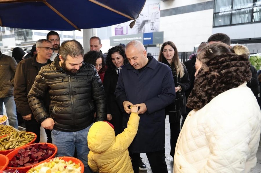 Başkan Adayı Büyükgöz’den Tatlıkuyu’da Pazar Turu