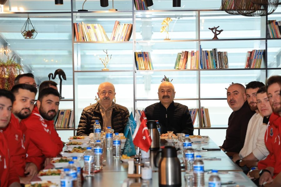 GEBZENİN EFELERİ DEPLASMANDAN LİDER DÖNDÜ