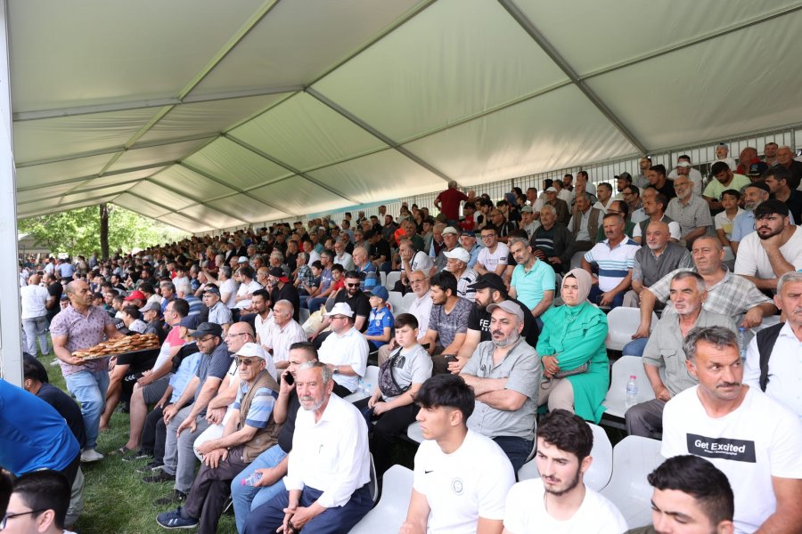 Tarihi Hünkar Çayırı Yağlı Güreşlerinde  Altın Kemer Ali Gürbüz’ün