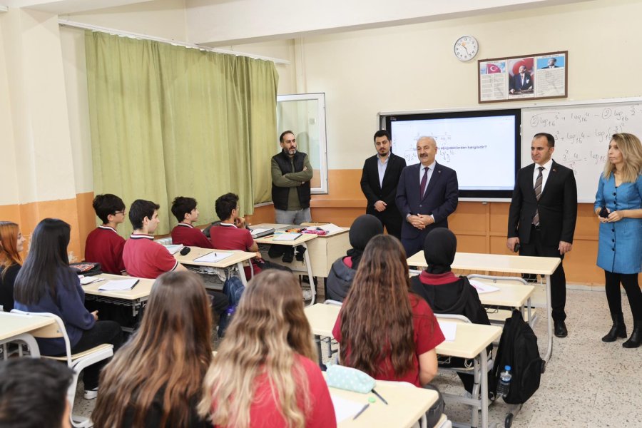 Başkan Büyükgöz Okulları Ziyaret Etti