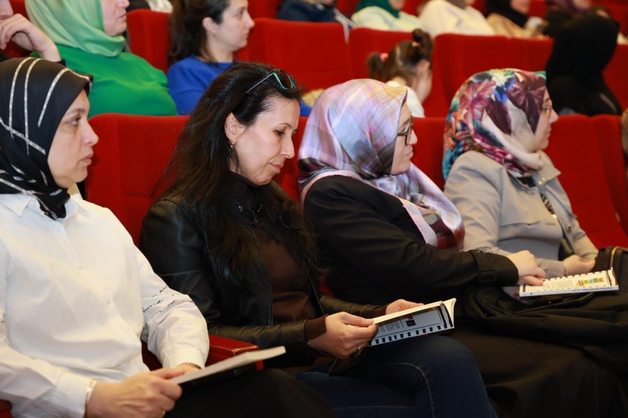 Gebze Okur Buluşmaları’nda Özgü Güler Söyleşisi