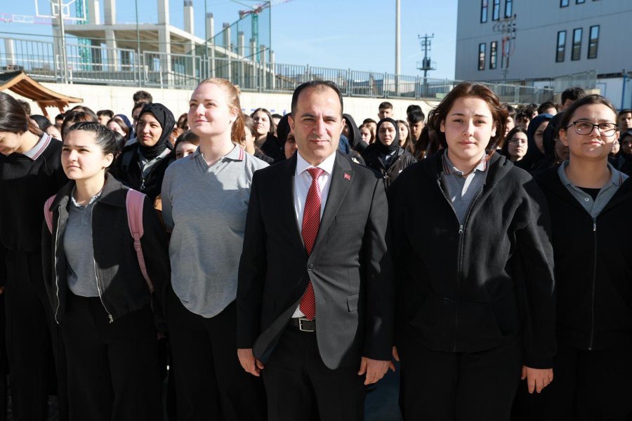 İbn-i Sina MTAL’de Bayrak Töreni