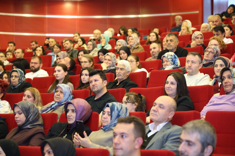 Gebze’de Oytun Erbaş’la Bilim ve Gençlik Buluşması