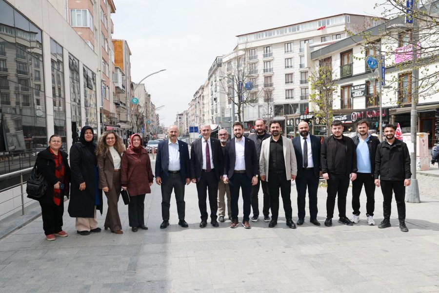 Beş Başkan Şehit Numan Dede Caddesi Esnafıyla Buluştu
