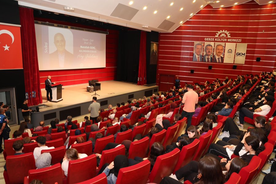 Gebze Belediyesi’nin “Bizim Yazarlar Kitap Tanıtım Günleri” Başladı