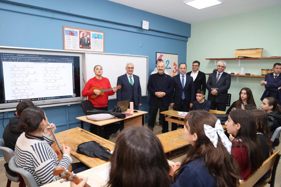 Başkan Büyükgöz ve Kaymakam Özyiğit’ten Okullara Ziyaret