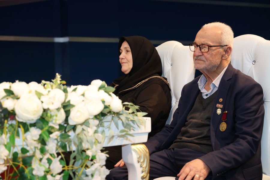 Başkan Büyükgöz’den Dünya Aile  Günü’nde Sürpriz Nikah