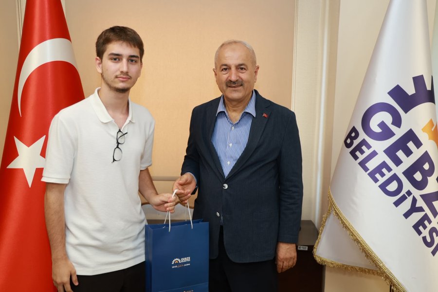 Başkan Büyükgöz, Gebze’nin YKS Şampiyonlarını Ağırladı