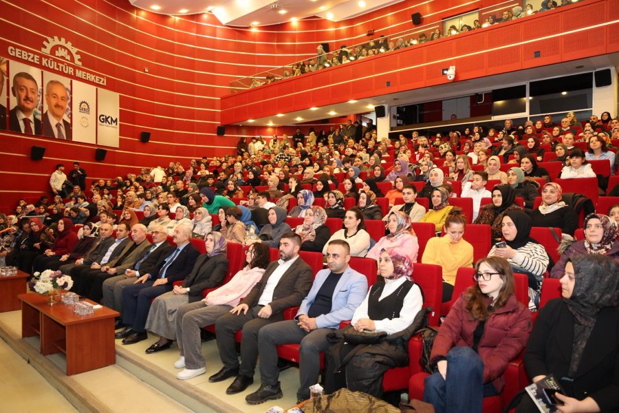 GEBZE OKUR PROJESİ KAPSAMINDA NURULLAH GENÇ GEBZELİLERLE BULUŞTU