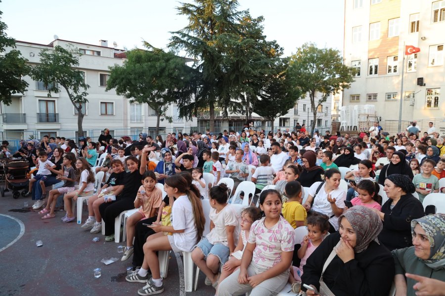 Köşklüçeşme'de Açık Hava Sinema Keyfi