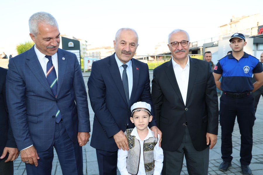 Gebzeliler Kent Meydanında Bayramlaştı