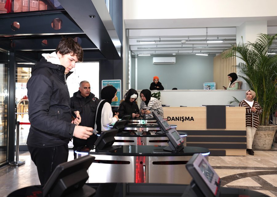 GEBZELİ ÖĞRENCİLERİN GÜZİDE GENÇLİK MERKEZİ VAR