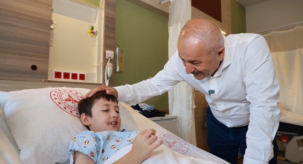Başkan Büyükgöz'den Sünnet Çocuklarına Moral Ziyareti